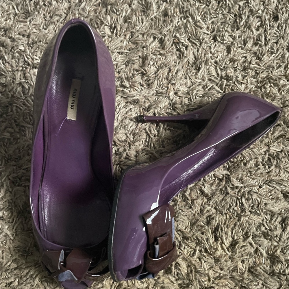 Miu Miu Purple Heels with Bow Accent - Picture 2 of 6